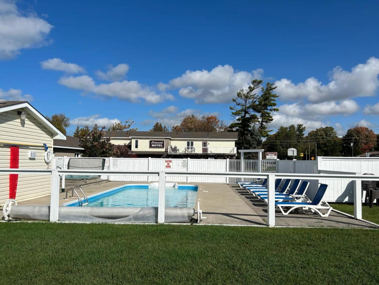 Centennial Motel Sauble Beach Exterior photo